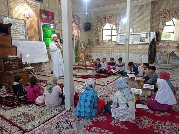 برگزاری کلاس‌های روان‌خوانی و آموزش احکام برای کودکان و نوجوانان روستای عرب‌آباد