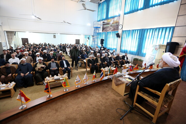 تصاویر/ اختتامیه همایش بین المللی مناسبات زبانی، فرهنگی و تمدنی ایران با شرق آسیا