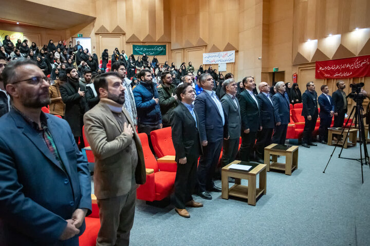 تصاویر/گرامیداشت روز دانشجو با حضور استاندار مرکزی