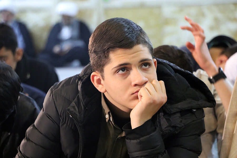 انسان بدون ولایت با کوچکترین آلودگی و حادثه، تباه میشود+ تصاویر