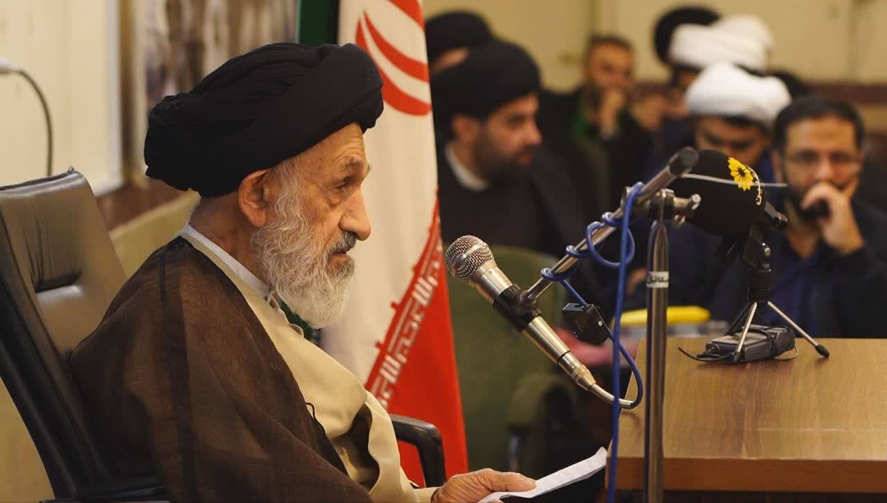 خدمت به خلق خدا در رأس برنامه های روحانیت است