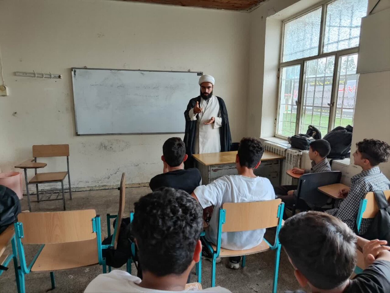 نشست تبیین وظایف دینی و اجتماعی نوجوانان در آستانه اشرفیه برگزار شد