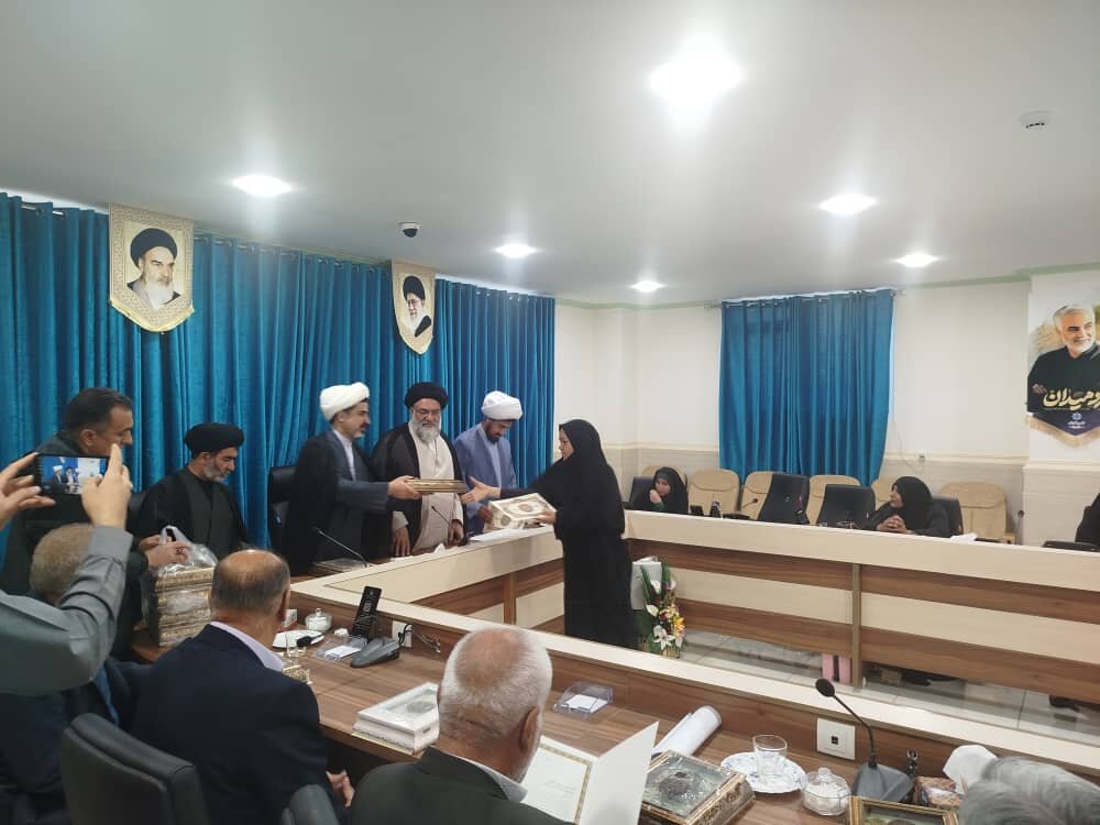 تجلیل از خادمان فاطمی یاسوج؛ شمارش معکوس برای تکمیل زیرساخت‌های امامزاده مختار(ع)