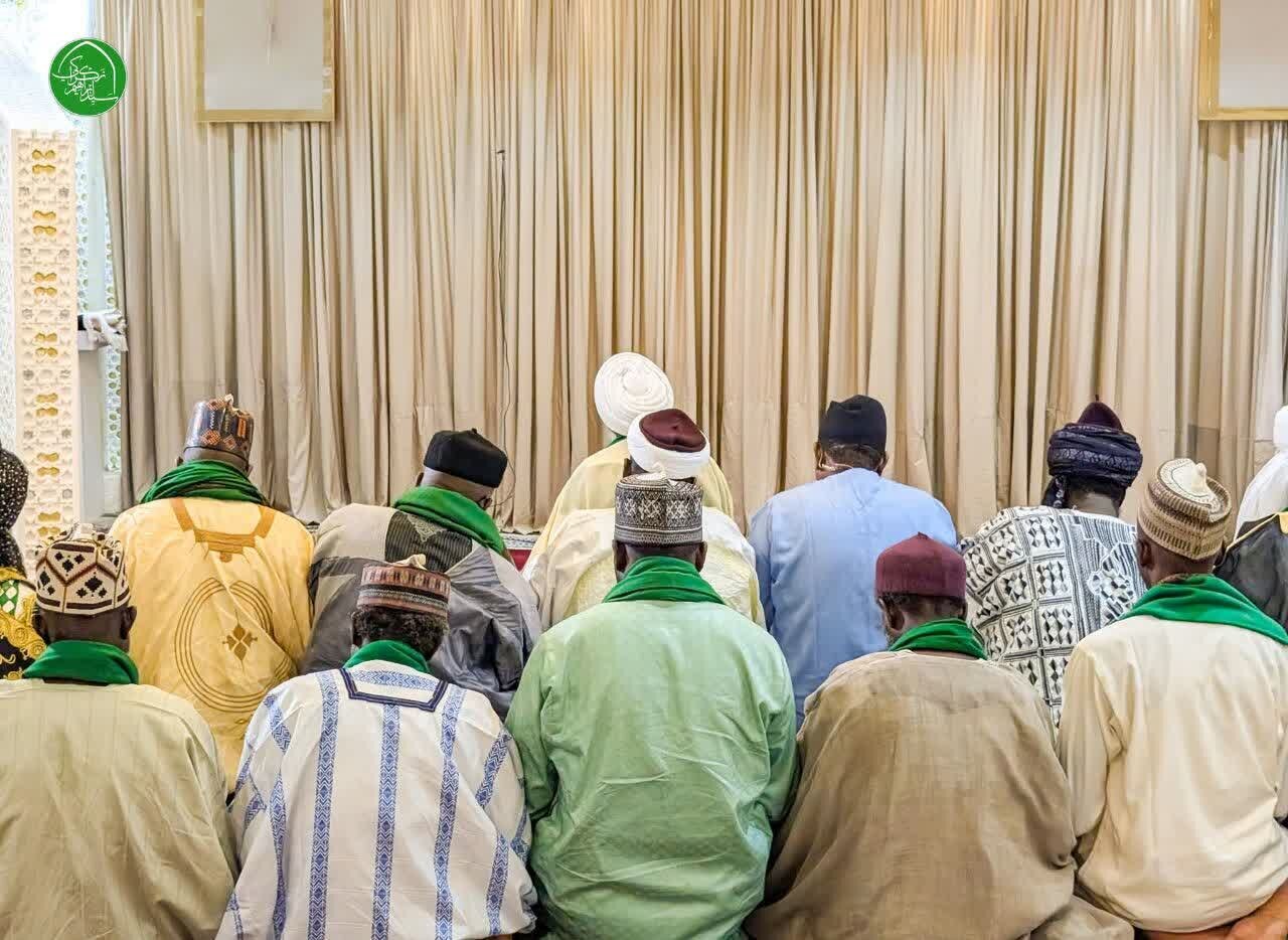 علماء وسادة نيجريّون يؤدون زيارة ودية للشيخ إبراهيم الزكزاكي + صور