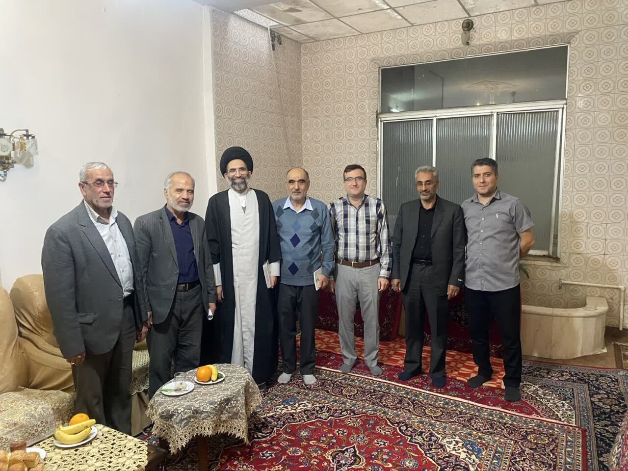 تجلیل نماینده ولی‌فقیه در کاشان از خانواده‌های شهدا+تصاویر