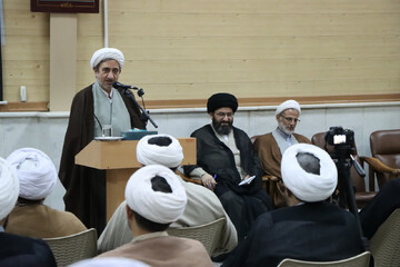 تصاویر/ نشست رییس مرکز حفاظت اطلاعات قوه قضاییه با جمعی از روحانیون زنجان