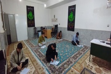 المپیاد علمی دروس حوزوی در مدرسه علمیه امام خمینی(ره) هرسین برگزار شد+عکس