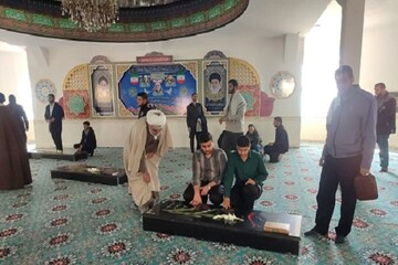 درس اخلاق طلاب مدرسه علمیه امیرالمؤمنین(ع) در شهرستان صحنه برگزار شد