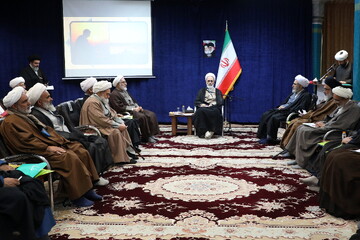 نشست اساتید و مفسران قرآن کریم و فلسفه با مدیر حوزه های علمیه