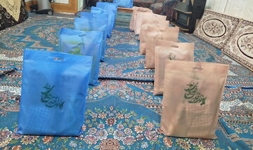 اعطای ۳۰ بسته هدیه به مادران شهدای برزک