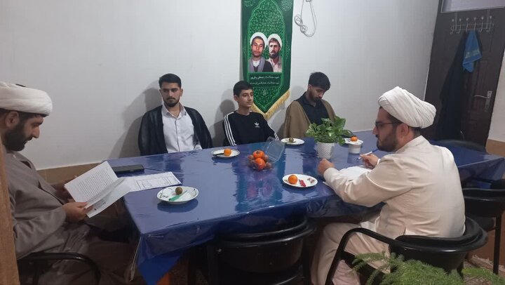 جلسه کانون علمی تاریخ و کلام اسلامی در مدرسه علمیه امام جعفرصادق(ع