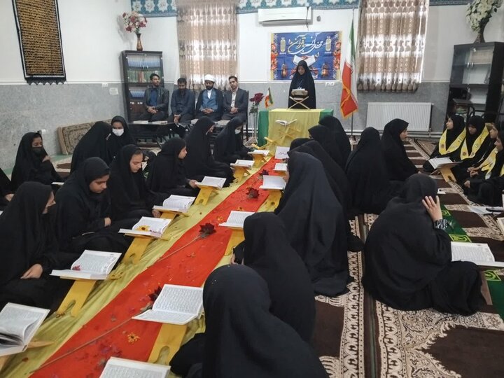 تصاویر/ برگزاری محفل انس با قرآن در مدرسه علمیه معصومیه فهرج