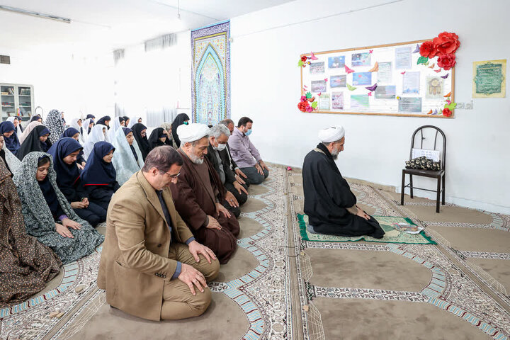 تصاویر /  حضور امام جمعه قزوین در دبیرستان متوسطه اول خانبان محله راه آهن