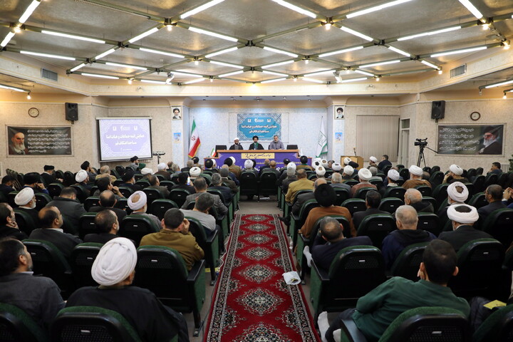 تصاویر/ همایش ائمه جماعات و هیات امناء مساجد اعتکاف