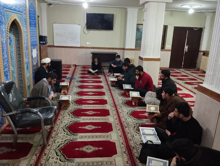 کارگاه روخوانی و روانخوانی قرآن کریم در مدرسه علمیه جلالیه آستانه اشرفیه