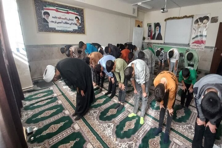 تصاویر/ برگزاری برنامه‌ تربیتی و آموزشی در دبیرستان صدرا شهرستان هرسین