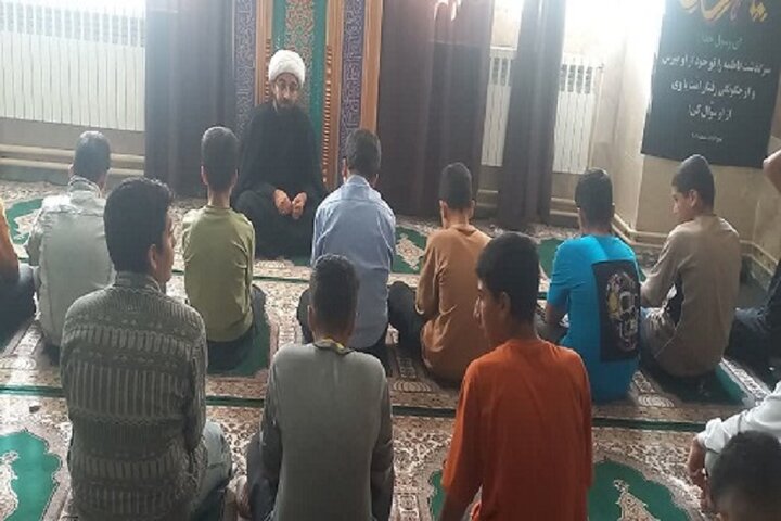 تصاویر/ برگزاری برنامه‌ تربیتی و آموزشی در دبیرستان صدرا شهرستان هرسین