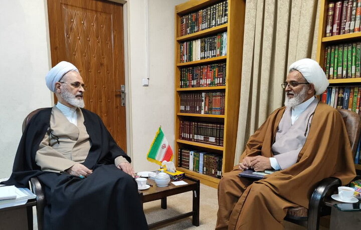 دیدار مدیر حوزه علمیه استان مرکزی با آیت‌الله اعرافی + عکس