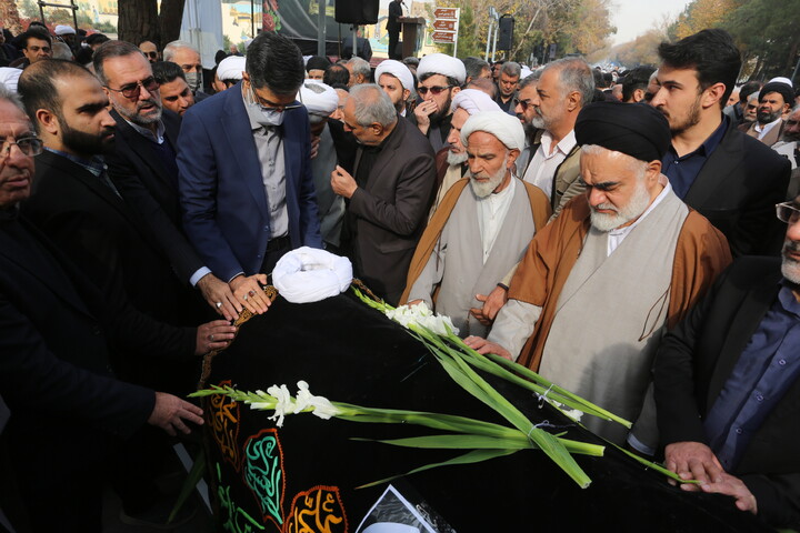 مراسم تشییع مرحوم حجت الاسلام والمسلمین عبدالجواد عبدالهی در اصفهان
