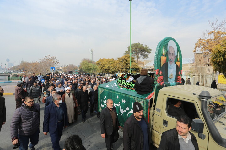 مراسم تشییع مرحوم حجت الاسلام والمسلمین عبدالجواد عبدالهی در اصفهان
