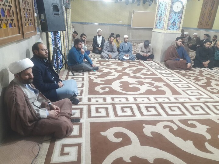 تصاویر/درس اخلاق در مدرسه علمیه مهدیه شهرستان امیدیه