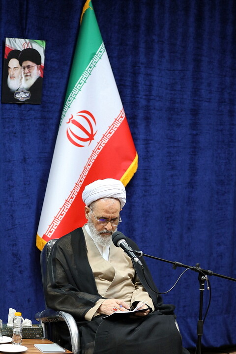 تصاویر/ نشست اساتید تفسیرحوزه‌های علمیه با حضور آیت الله اعرافی