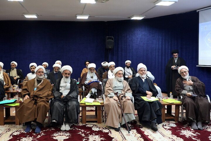 تصاویر/ نشست اساتید تفسیرحوزه‌های علمیه با حضور آیت الله اعرافی