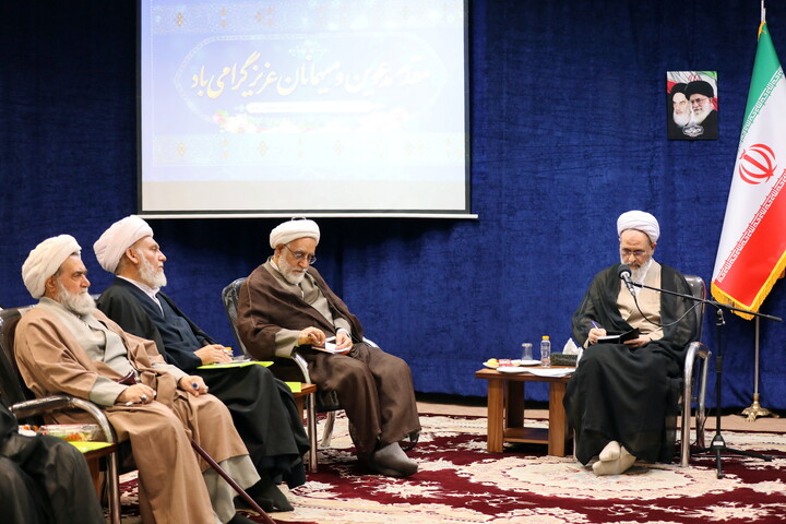 تصاویر/ نشست اساتید تفسیرحوزه‌های علمیه با حضور آیت الله اعرافی