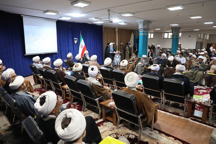 تصاویر/ نشست اساتید تفسیرحوزه‌های علمیه با حضور آیت الله اعرافی