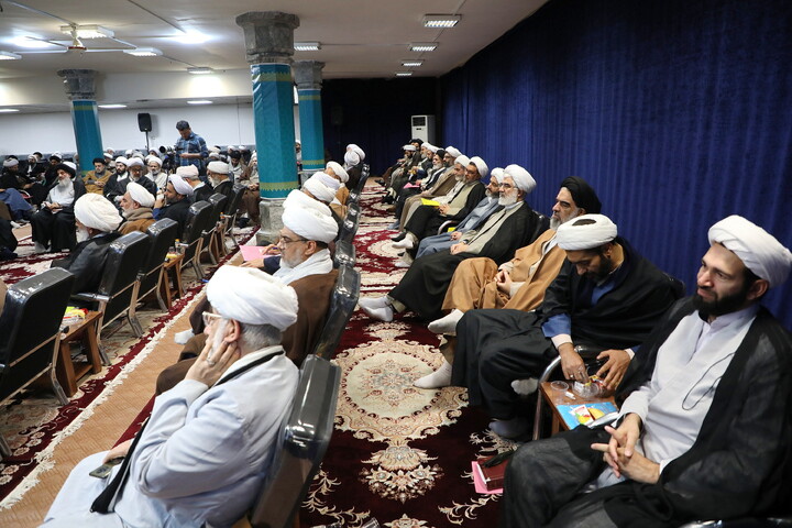 تصاویر/ نشست اساتید تفسیرحوزه‌های علمیه با حضور آیت الله اعرافی