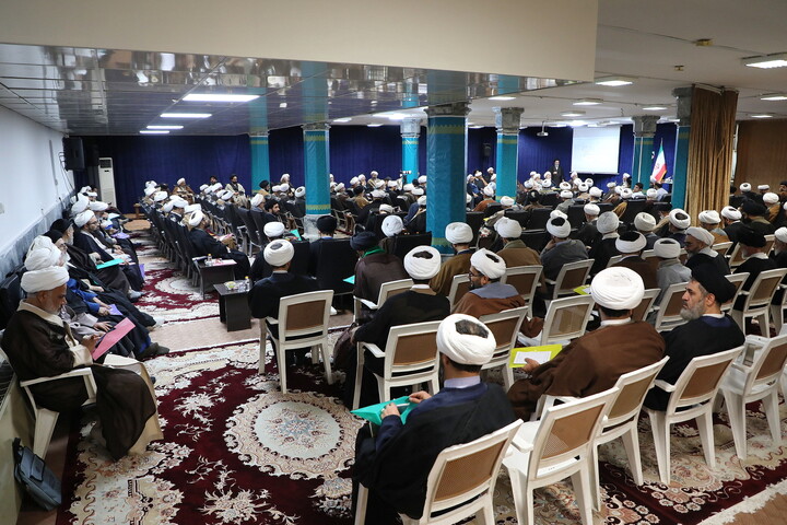 تصاویر/ نشست اساتید تفسیرحوزه‌های علمیه با حضور آیت الله اعرافی