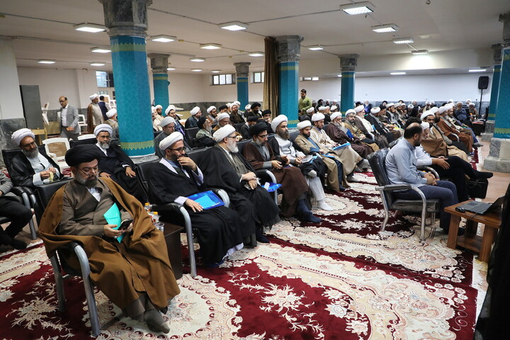 تصاویر/ نشست اساتید تفسیرحوزه‌های علمیه با حضور آیت الله اعرافی