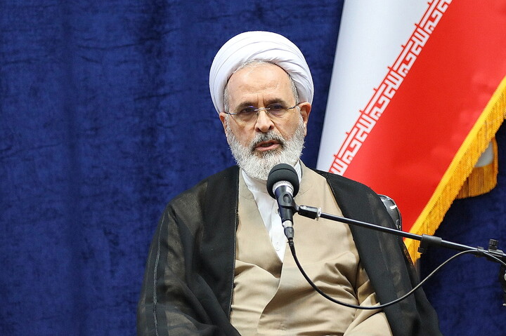 تصاویر/ نشست اساتید تفسیرحوزه‌های علمیه با حضور آیت الله اعرافی