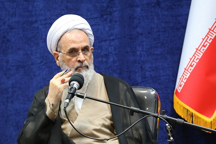 تصاویر/ نشست اساتید تفسیرحوزه‌های علمیه با حضور آیت الله اعرافی