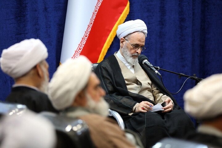 تصاویر/ نشست اساتید تفسیرحوزه‌های علمیه با حضور آیت الله اعرافی