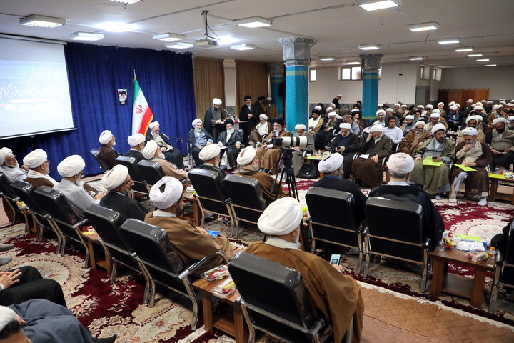 تصاویر/ نشست اساتید تفسیرحوزه‌های علمیه با حضور آیت الله اعرافی