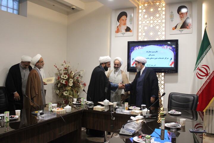 تصاویر/ آیین تکریم و معارفه مدیرکل مرکز خدمات حوزه علمیه استان کرمان
