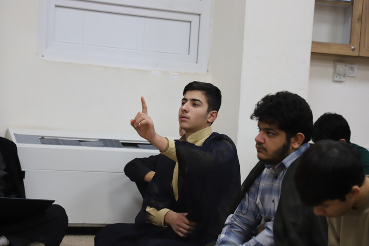 تصاویر/ نشست صمیمانه مدیر حوزه کردستان با طلاب مدرسه علمیه خاتم الانبیاء سنندج