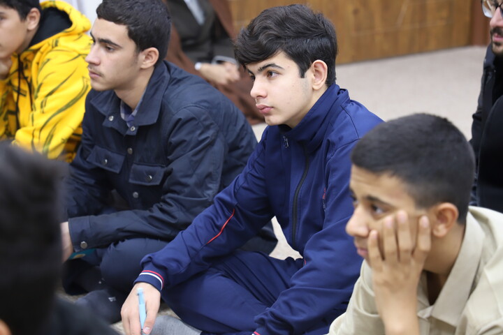 تصاویر/ نشست صمیمانه مدیر حوزه کردستان با طلاب مدرسه علمیه خاتم الانبیاء سنندج