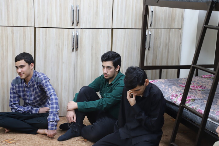 تصاویر/ نشست صمیمانه مدیر حوزه کردستان با طلاب مدرسه علمیه خاتم الانبیاء سنندج