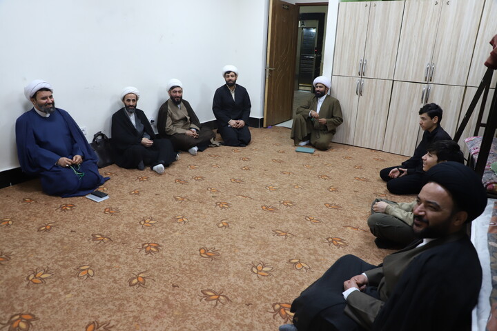 تصاویر/ نشست صمیمانه مدیر حوزه کردستان با طلاب مدرسه علمیه خاتم الانبیاء سنندج