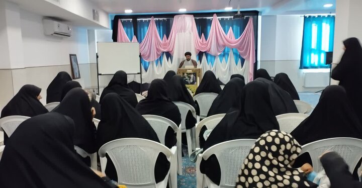 تصاویر/ برگزاری کارگاه مهدویت در مدرسه علمیه فاطمه بیاض