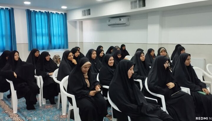 تصاویر/ برگزاری کارگاه مهدویت در مدرسه علمیه فاطمه بیاض