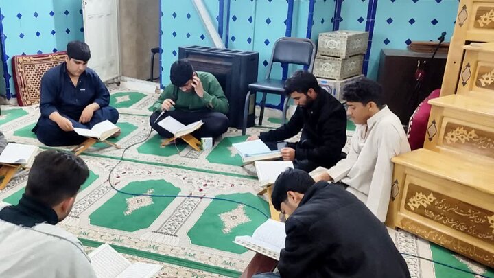 تصاویر/ جلسه قرائت قرآن طلاب مدرسه علمیه آیت‌الله مدنی کاشانی(ره)