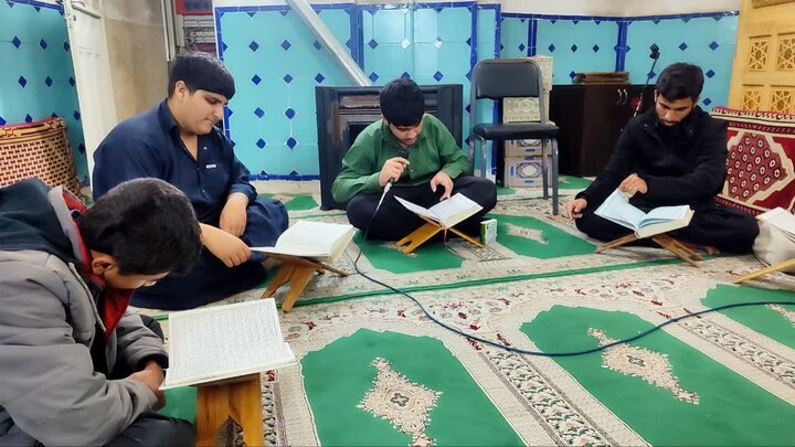 تصاویر/ جلسه قرائت قرآن طلاب مدرسه علمیه آیت‌الله مدنی کاشانی(ره)