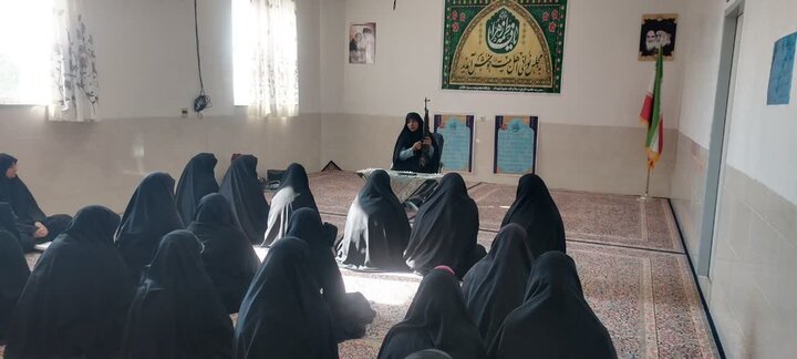 تصاویر/ کارگاه آموزشی طلاب بسیجی مدرسه علمیه الزهرا(س) شهداد