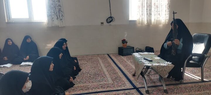 تصاویر/ کارگاه آموزشی طلاب بسیجی مدرسه علمیه الزهرا(س) شهداد