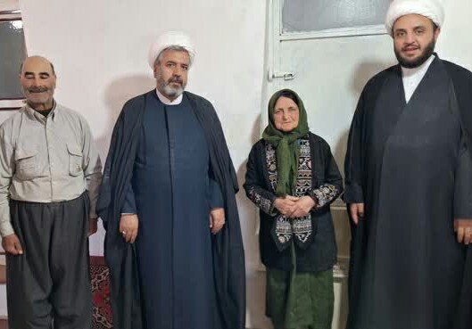 تصاویر/تکریم از مادر شهیدان «علی سواربدرلو» و « علی اوسط آخوندزاده»