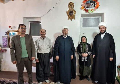 تصاویر/تکریم از مادر شهیدان «علی سواربدرلو» و « علی اوسط آخوندزاده»