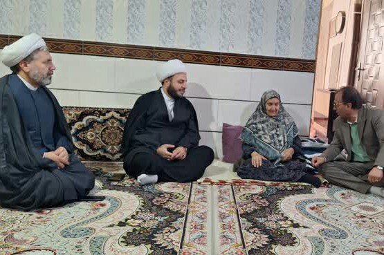 تصاویر/تکریم از مادر شهیدان «علی سواربدرلو» و « علی اوسط آخوندزاده»